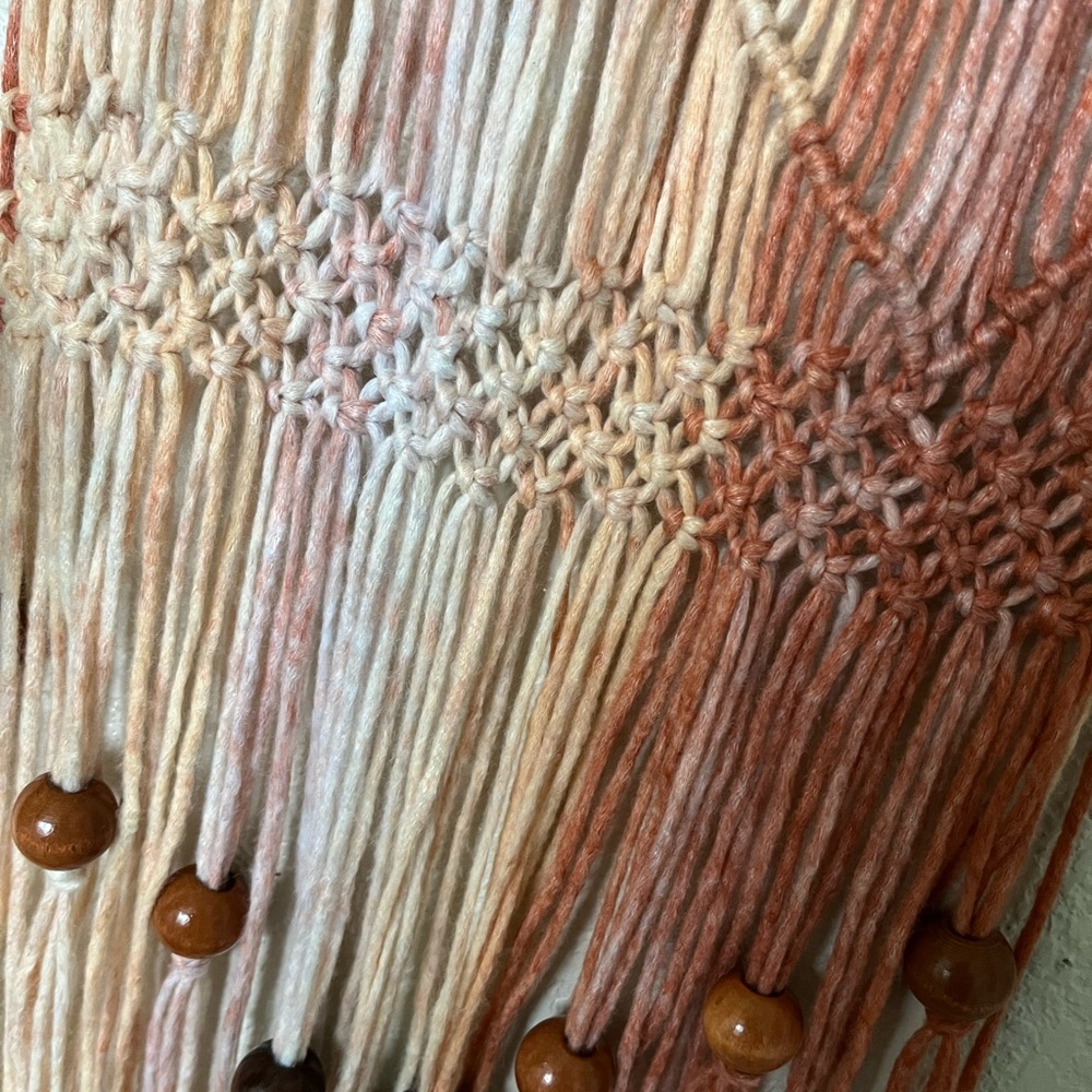 Handmade macrame wall hanging - Picture 3 of 4